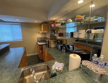 HUGE & QUIET Spacious 1100sq ft, 2BR Suite in Fraser Heights 4