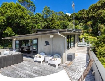 Huruhi Bay Retreat by Waiheke Pure 5
