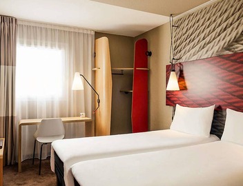 ibis Massy 2