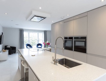 Immaculate Central Windsor Town House 2