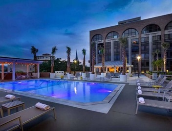 In Historic Savannah | Rooftop Pool + Dining 4
