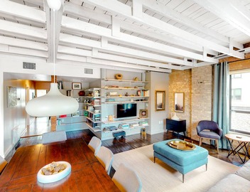 Inviting & historic loft w/private terrace & full kitchen - extremely walkable 3