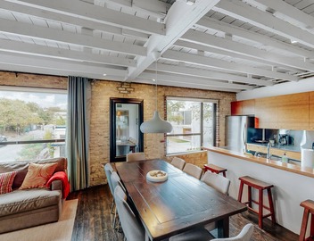 Inviting & historic loft w/private terrace & full kitchen - extremely walkable 5