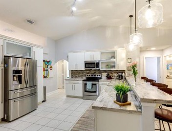 Inviting Jensen Beach Home w/Screened-In Patio! 2