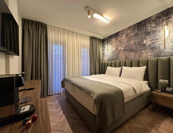 Iris Han Hotel 3