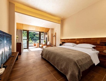 Jade Peak Hot Spring Villa 3