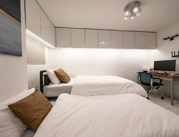 JTS Tailored Service Studio near Hyehwa Station 3