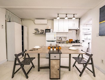 JTS Tailored Service Studio near Hyehwa Station 4