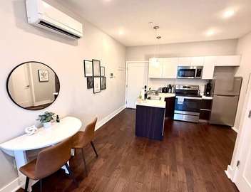 Juliet Balcony | Cute & Cozy Center City 1BR Apt 4