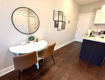 Juliet Balcony | Cute & Cozy Center City 1BR Apt 3