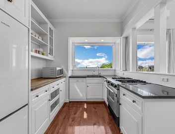 Kerr Street with a View by Bespoke Stays 2