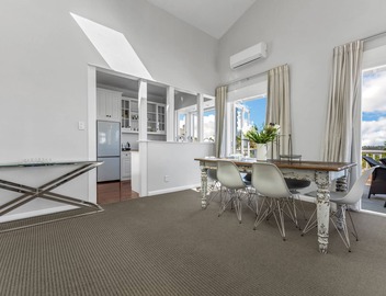 Kerr Street with a View by Bespoke Stays 3