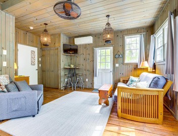 Killingly Barnyard Studio in Wine Country! 2