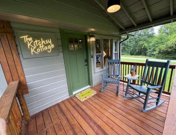 Kitschy Kottage 4