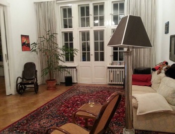 Kudamm Close Modernized High Ceiling quiet but central 3