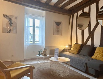 L’Adresse Secrète - Three Bedroom Apartment, Sleeps 4 5