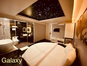 La Galerie Hotel 2