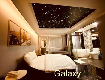 La Galerie Hotel 3