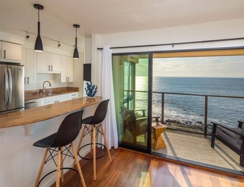La Jolla Penthouse | Oceanfront Living & Sunsets 5