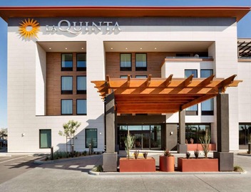 La Quinta Inn & Suites by Wyndham Santa Rosa Sonoma 5