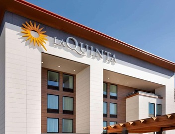 La Quinta Inn & Suites by Wyndham Santa Rosa Sonoma 4