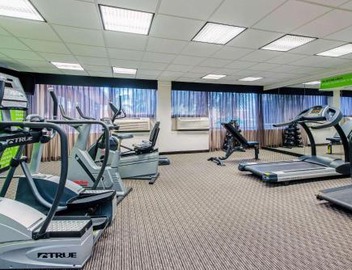 La Quinta Inn & Suites by Wyndham New Orleans Airport 5