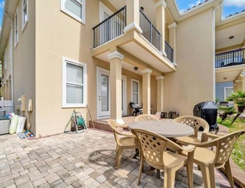 La Valencia Beach House by Emerald Coast Retreats 5