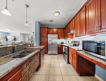 Lakefront Luxury 4