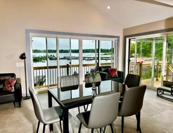 Lakefront Studio Cottage #7 5
