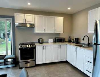 Lakefront Studio Cottage #8 4