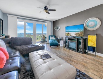 Laketown Wharf 1829 by Emerald Coast Retreats 4
