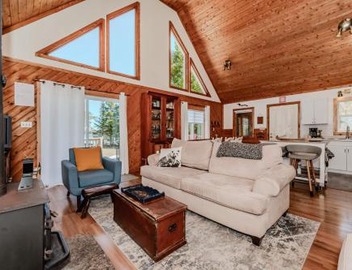 Lakeview Loft A-Frame Escape Tobermory With AC 4
