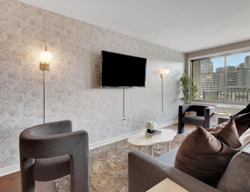 Large 3 bedroom Family Suite, Private Balcony, 5 min to DCA, Gym, Pool and more! 4