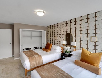 Large 3 bedroom Family Suite, Private Balcony, 5 min to DCA, Gym, Pool and more! 2