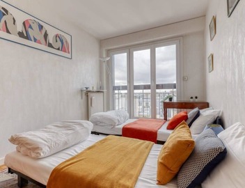 Large and Bright 2 Bdrs Flat with View - Paris 20 5