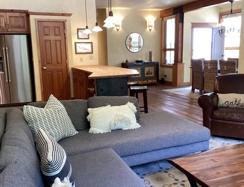 Large Comfortable Condo on 1 level, Spacious stone patio, 5 min to Skiing 2
