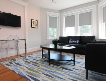 Large Studio w/Queen AND Sofa Bed.#38 5
