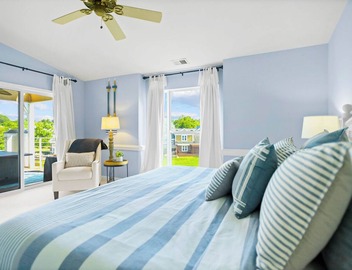 Lavish Lake Lounge by SoCharm | 3rd Fl Waterfront Condo - 3Bed/2Bath Cornelius 2