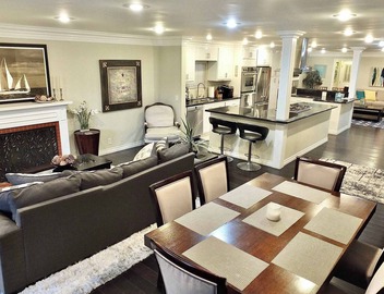 LB Peninsula, Steps to the Sand and Bay, Sleeps 8 3