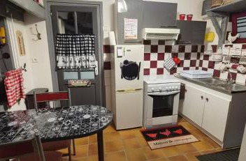 Le "GRAND VOYEUX" STUDIO cosy, avec MEZZANINE - Gîte Indépendant de plain pied avec jardin, barbecue braséro Parking Wifi Netflix 4