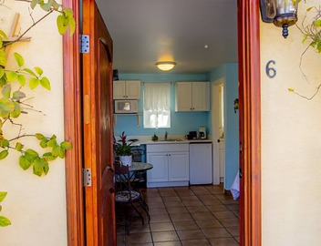 Leucadia Beach Inn 4