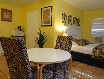 Leucadia Beach Inn 5