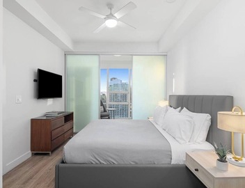 Level South Olive- One Bedroom Suite & Office 2