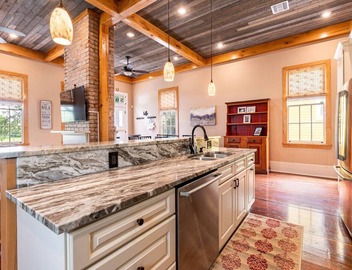 "Life of Riley" 3bd/3ba Irish Channel Home! 4