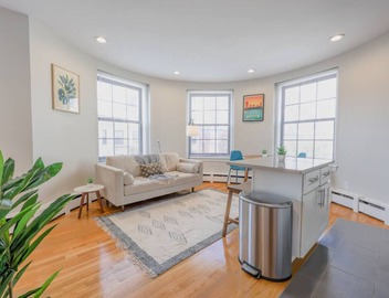Light-filled Studio | Back Bay 5