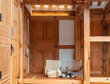 Live the hanok way — tradition reimagined with modern comfort in Bukchon. 5
