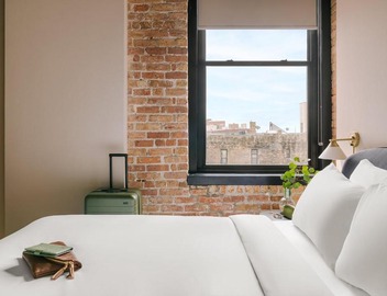 LIVN West Loop Chicago 2 BR City View 2