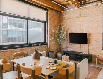 LIVN West Loop Chicago 2 BR City View 2