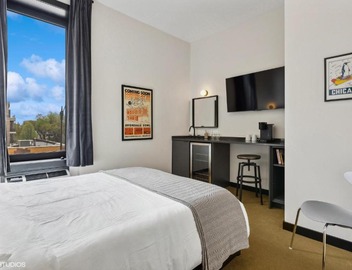 Logan Square SRO Hotel 2