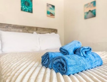 Long Beach 2BR and 1BA Charming Condo Near Alamitos Beach, Marina, Cafes & Shops 3